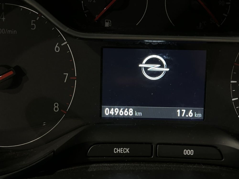 Opel Grandland X usata a Milano (9)