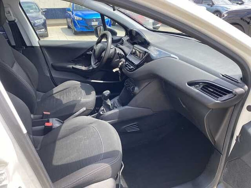 Peugeot 208 usata a Catania (15)