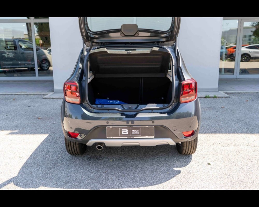 Dacia Sandero usata a Treviso (16)