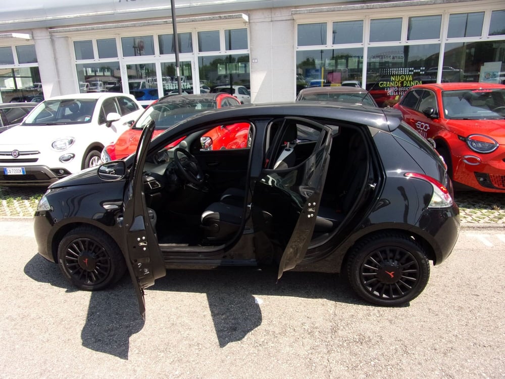 Lancia Ypsilon usata a Reggio Emilia (5)