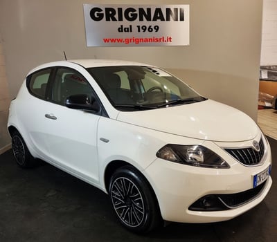 Lancia Ypsilon 1.0 FireFly 5 porte S&amp;S Hybrid Ecochic Gold del 2023 usata a Cava Manara