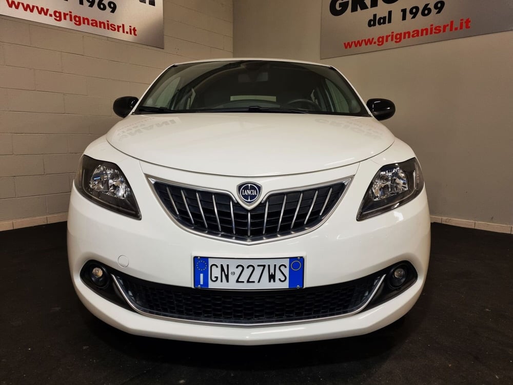 Lancia Ypsilon usata a Pavia (2)