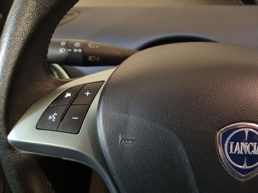 Lancia Ypsilon usata a Pavia (20)