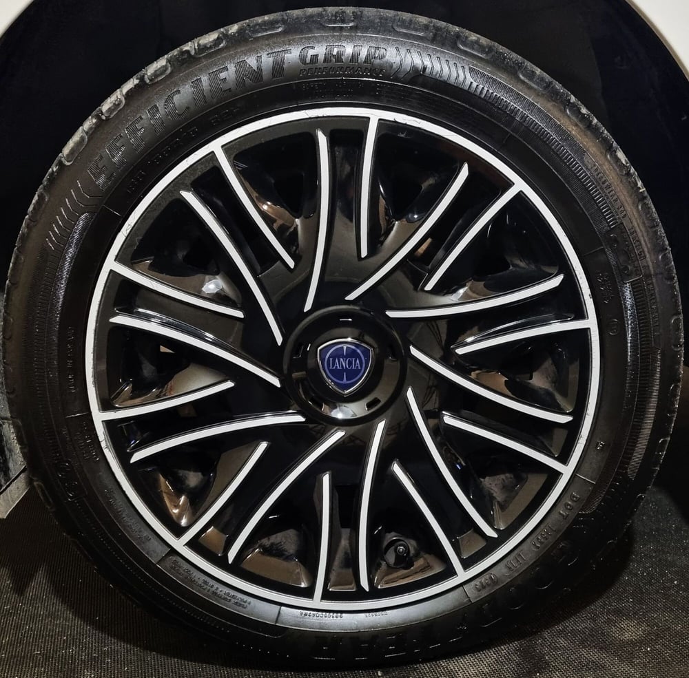 Lancia Ypsilon usata a Pavia (5)