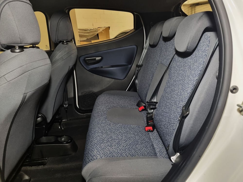 Lancia Ypsilon usata a Pavia (7)