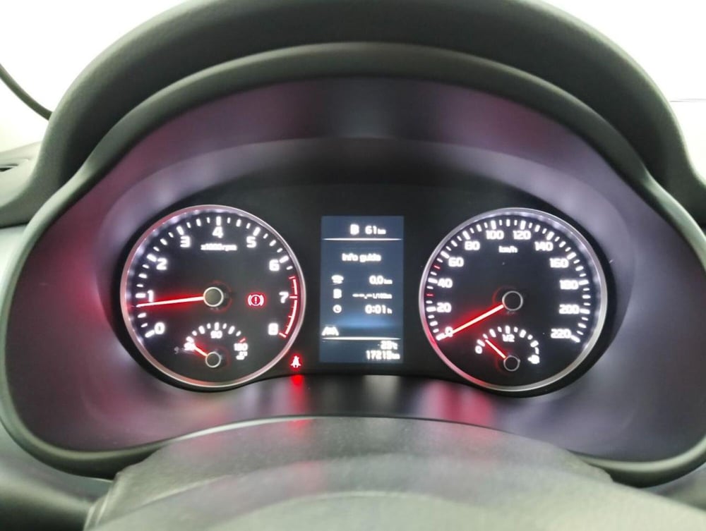 Kia Stonic usata a Como (11)