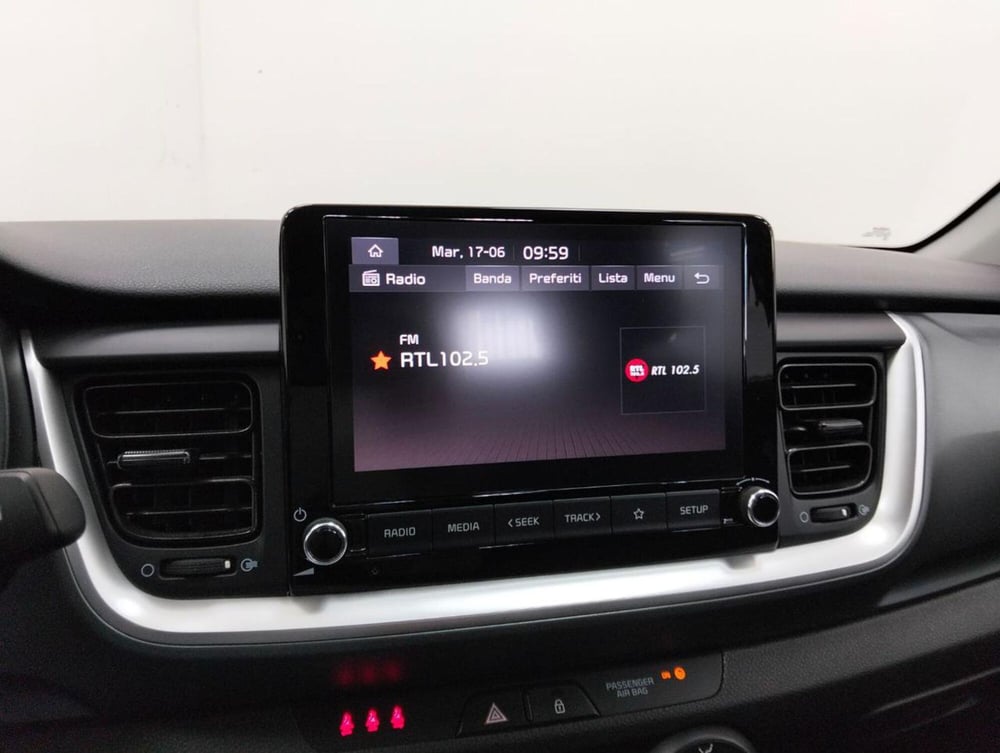 Kia Stonic usata a Como (12)