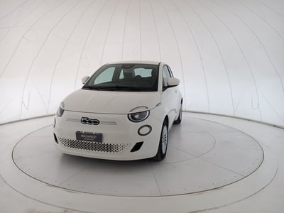 Fiat 500e La Prima Berlina 42 kWh del 2023 usata a Bari