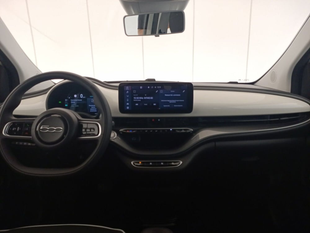 Fiat 500e usata a Bari (10)