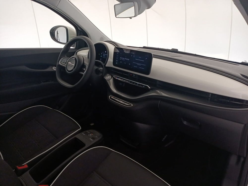 Fiat 500e usata a Bari (7)