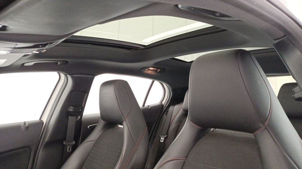 Mercedes-Benz GLA SUV usata a Bari (17)