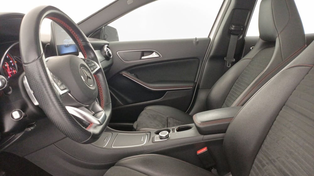 Mercedes-Benz GLA SUV usata a Bari (5)