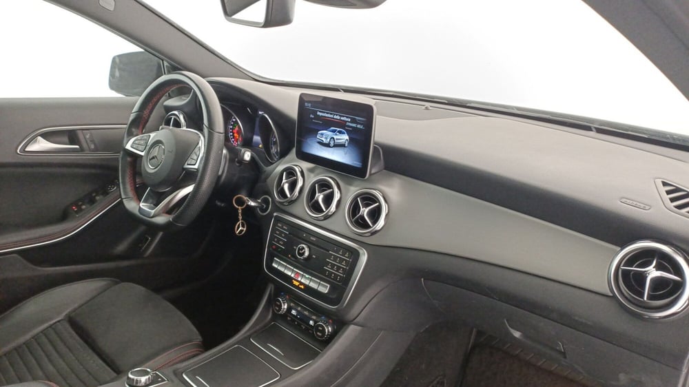 Mercedes-Benz GLA SUV usata a Bari (7)