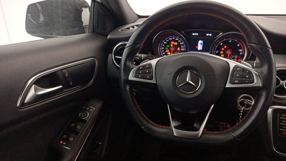 Mercedes-Benz GLA SUV usata a Bari (9)