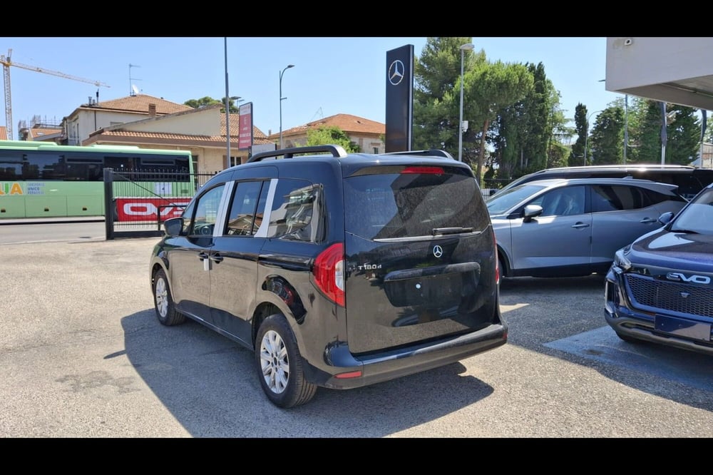 Mercedes-Benz Classe C nuova a Pescara (3)