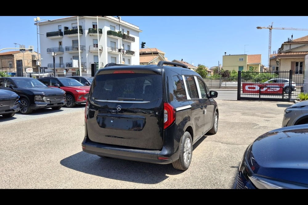 Mercedes-Benz Classe C nuova a Pescara (4)