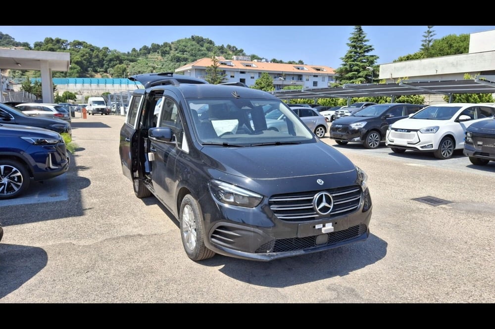 Mercedes-Benz Classe C nuova a Pescara (6)