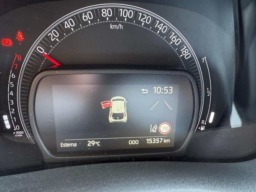 Toyota Aygo X usata a Ferrara (12)