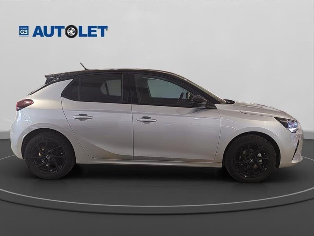 Opel Corsa usata a Genova (4)