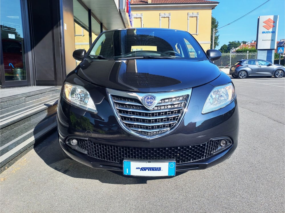 Lancia Ypsilon usata a Milano (2)