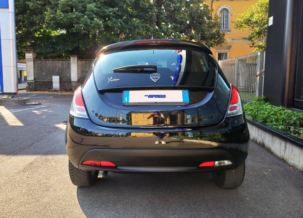 Lancia Ypsilon usata a Milano (5)
