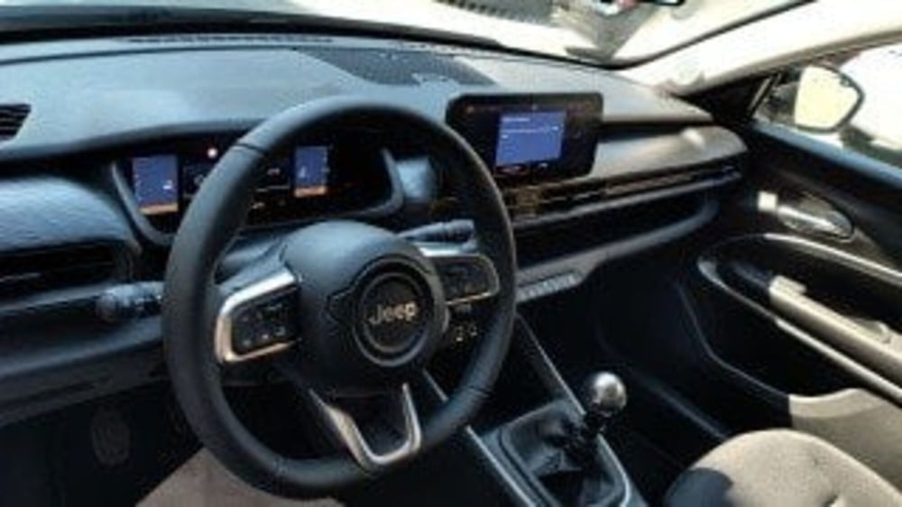 Jeep Avenger usata a Milano (7)