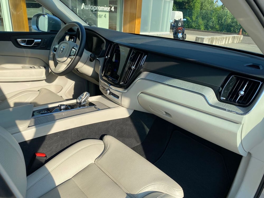 Volvo XC60 usata a Como (10)