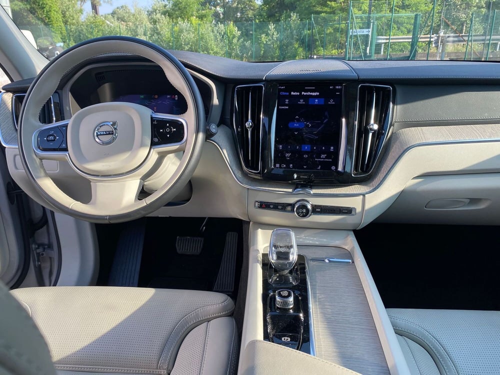 Volvo XC60 usata a Como (20)