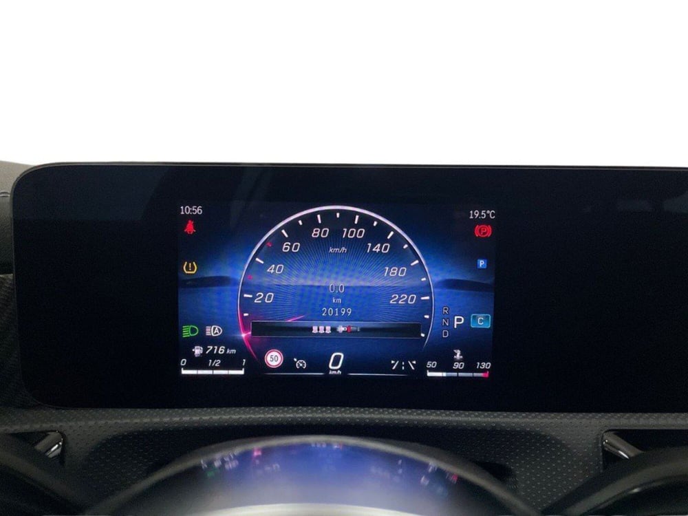 Mercedes-Benz CLA Shooting Brake usata a Macerata (9)