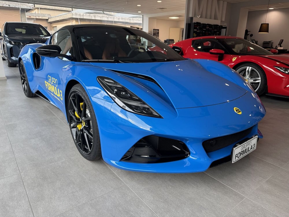 Lotus Emira nuova a Messina (2)