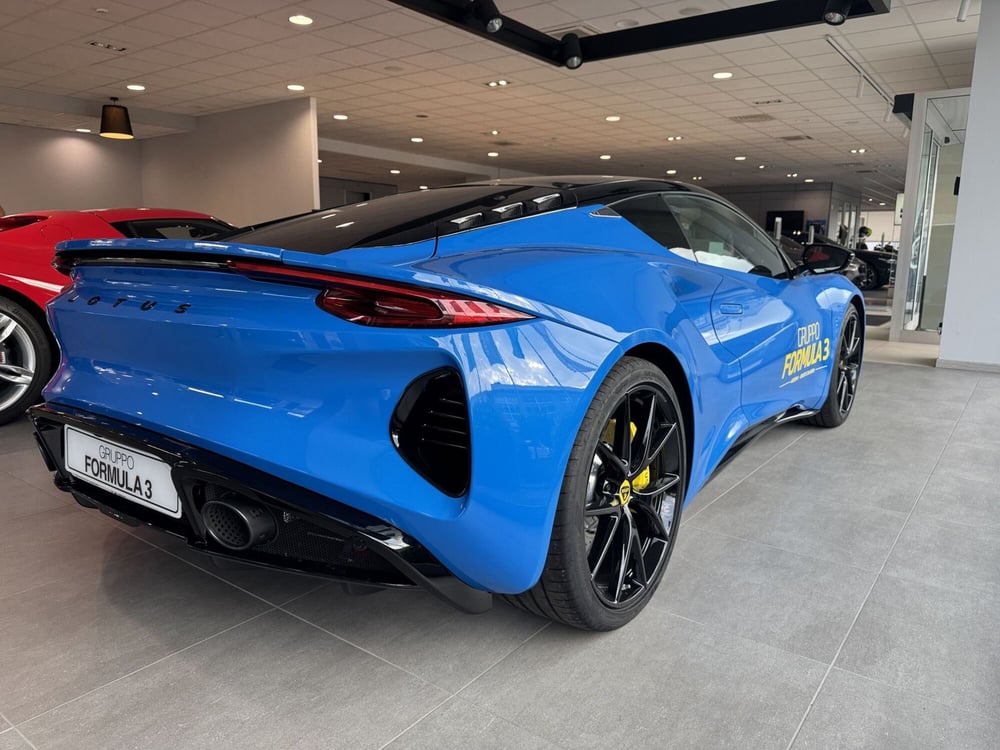 Lotus Emira nuova a Messina (3)