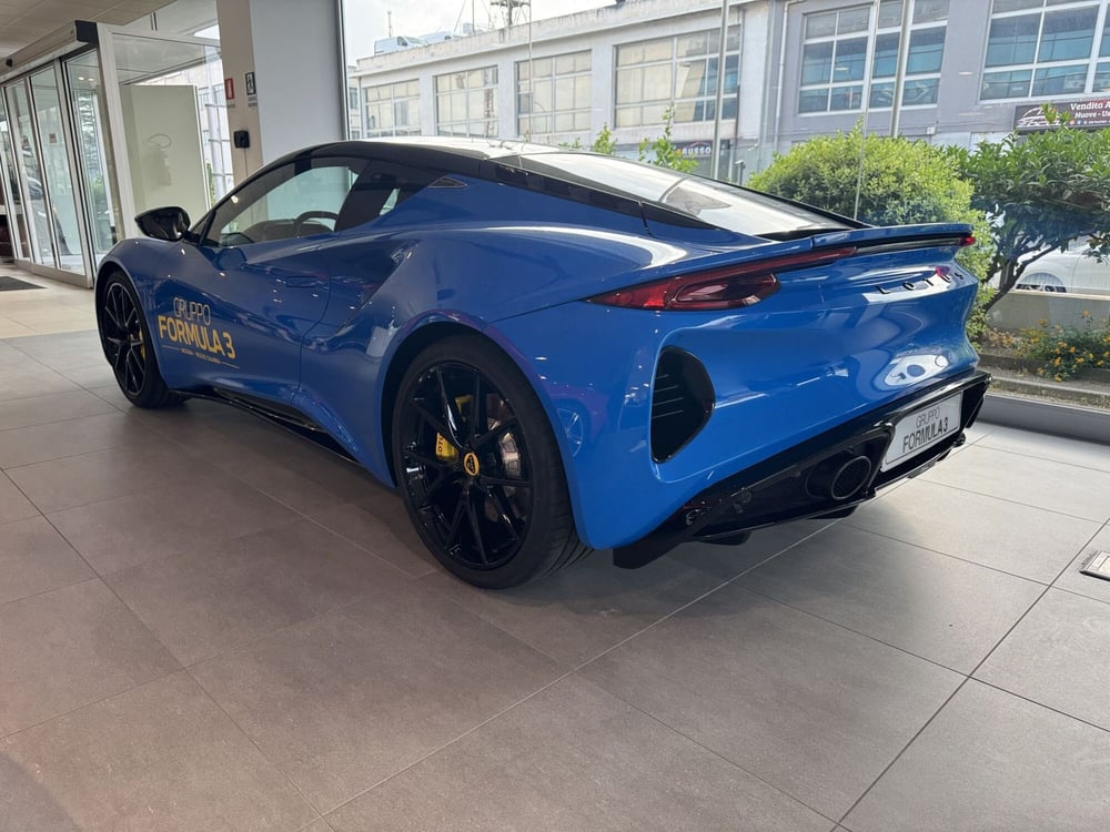 Lotus Emira nuova a Messina (4)