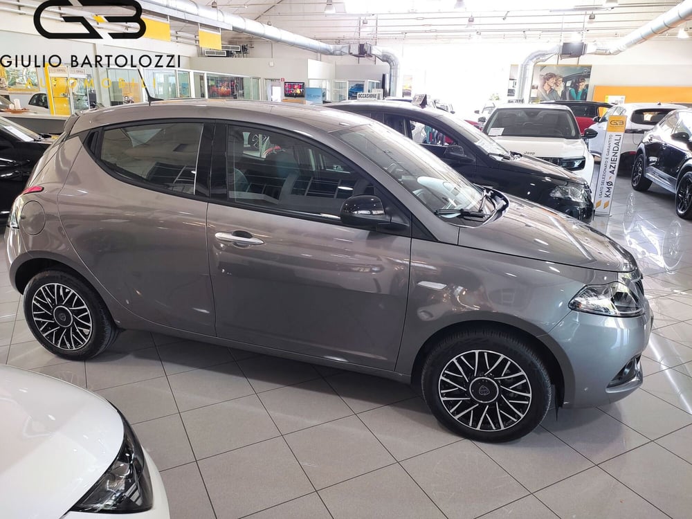 Lancia Ypsilon usata a Prato (12)