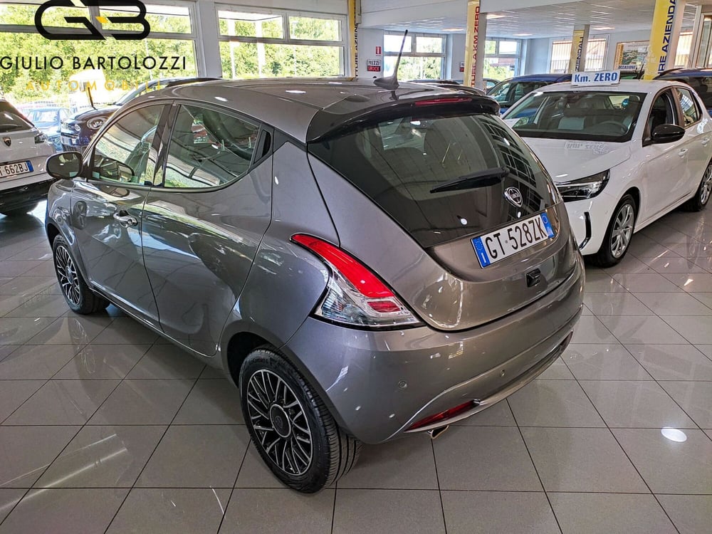 Lancia Ypsilon usata a Prato (14)