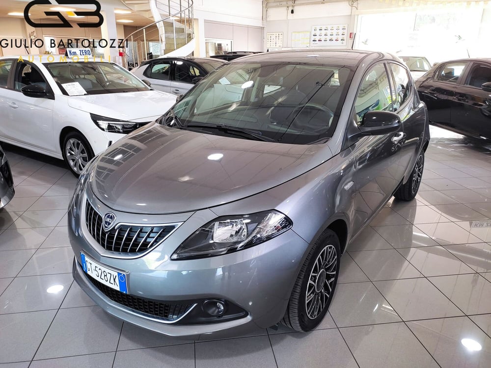 Lancia Ypsilon usata a Prato (3)