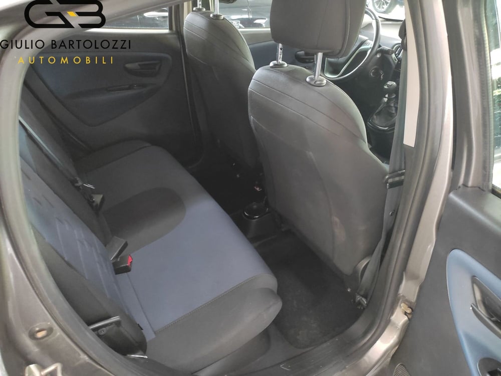 Lancia Ypsilon usata a Prato (4)
