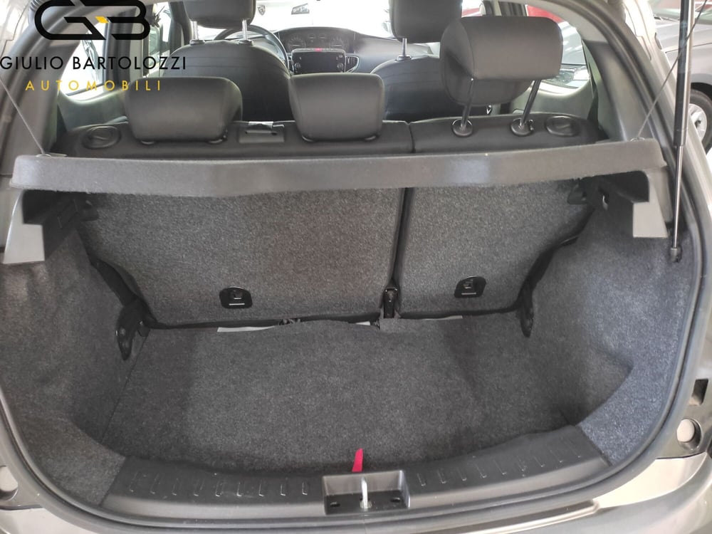 Lancia Ypsilon usata a Prato (6)