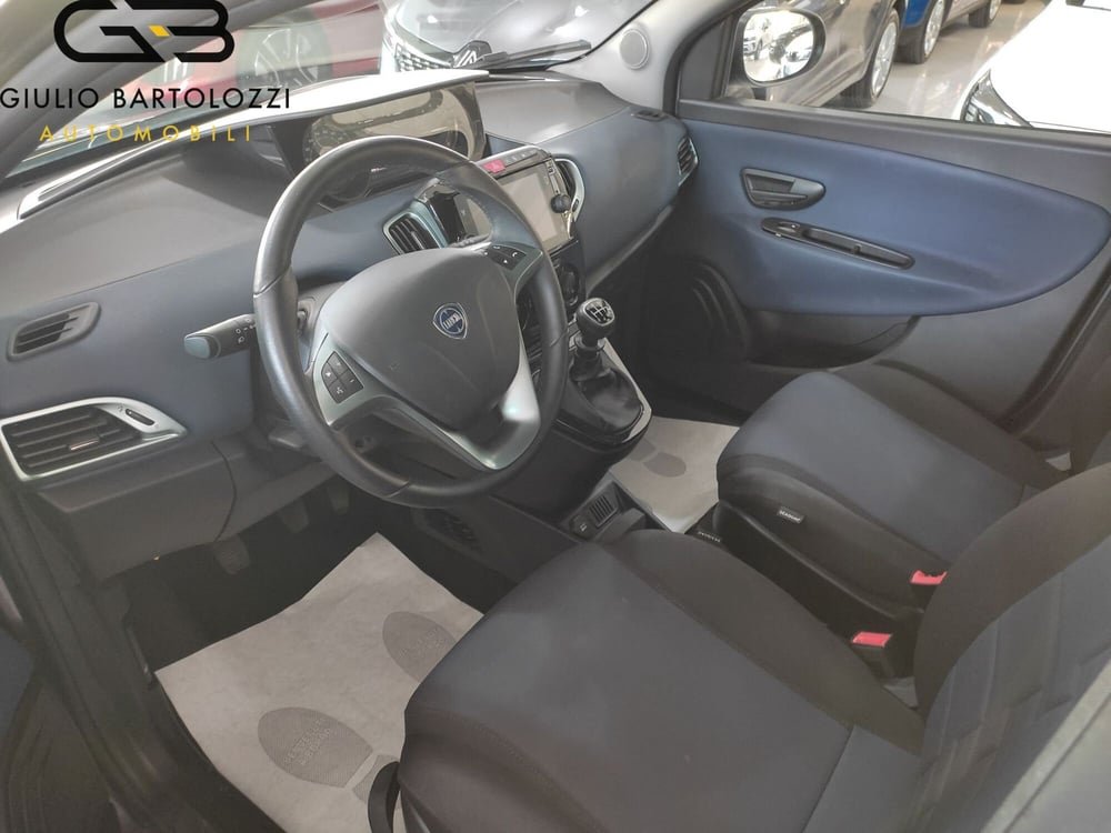 Lancia Ypsilon usata a Prato (9)