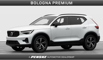 Volvo XC40 B3 automatico Plus Dark nuova a Casalecchio di Reno