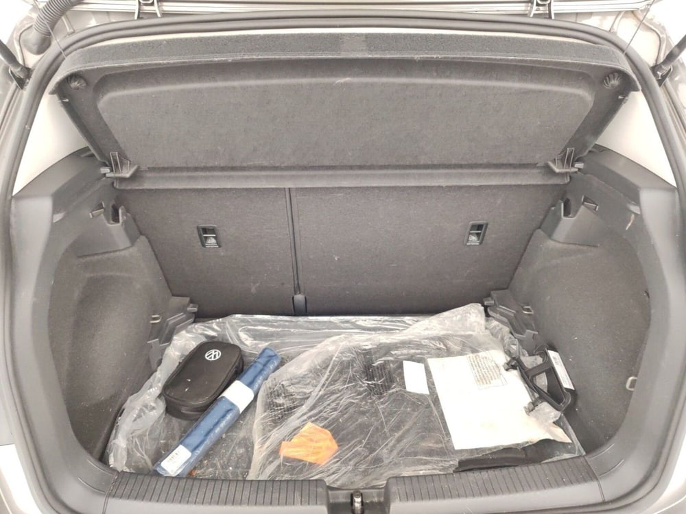 Volkswagen T-Cross usata a Massa-Carrara (15)