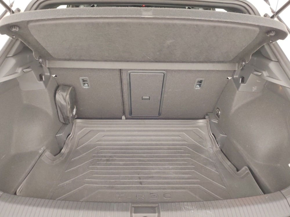 Volkswagen T-Roc usata a Massa-Carrara (11)