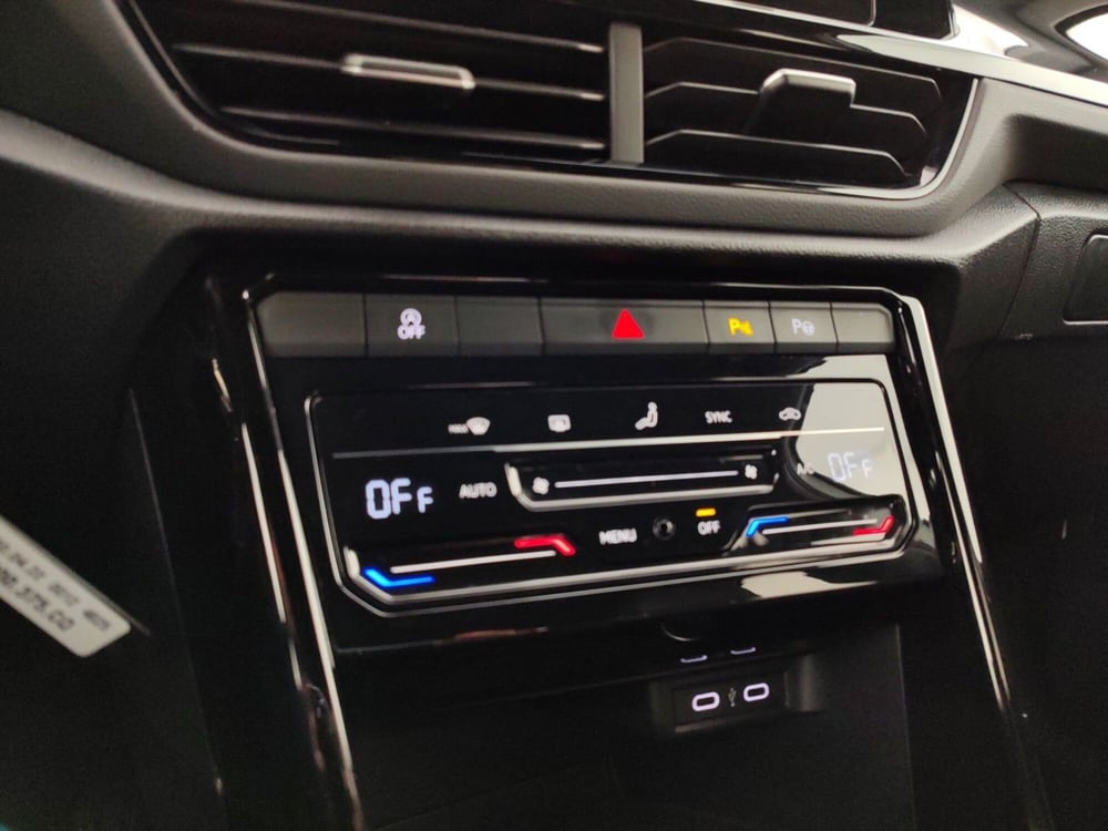 Volkswagen T-Roc usata a Massa-Carrara (17)