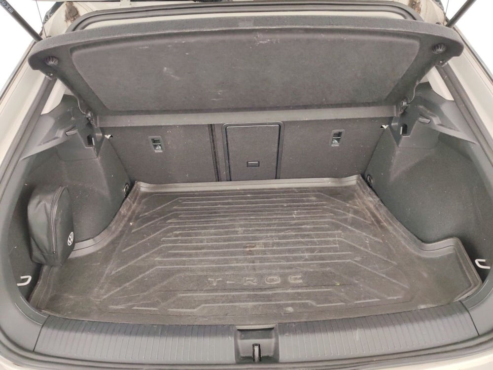 Volkswagen T-Roc usata a Massa-Carrara (11)