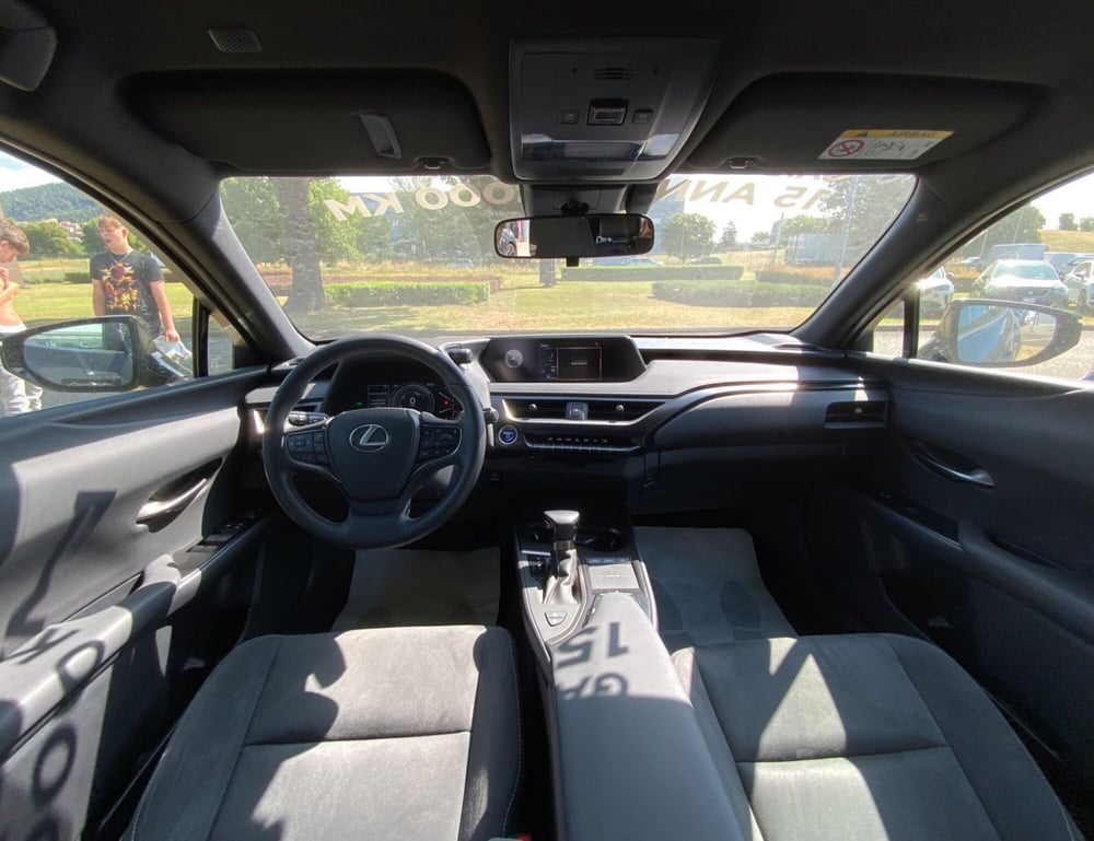 Lexus UX usata a Perugia (10)