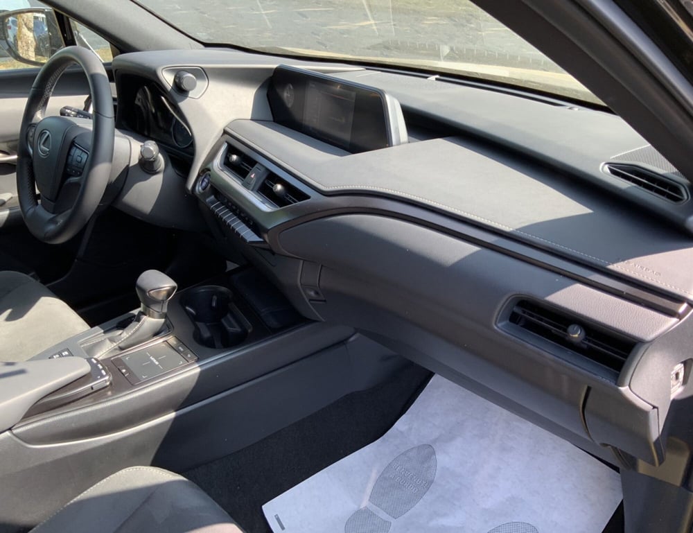 Lexus UX usata a Perugia (15)