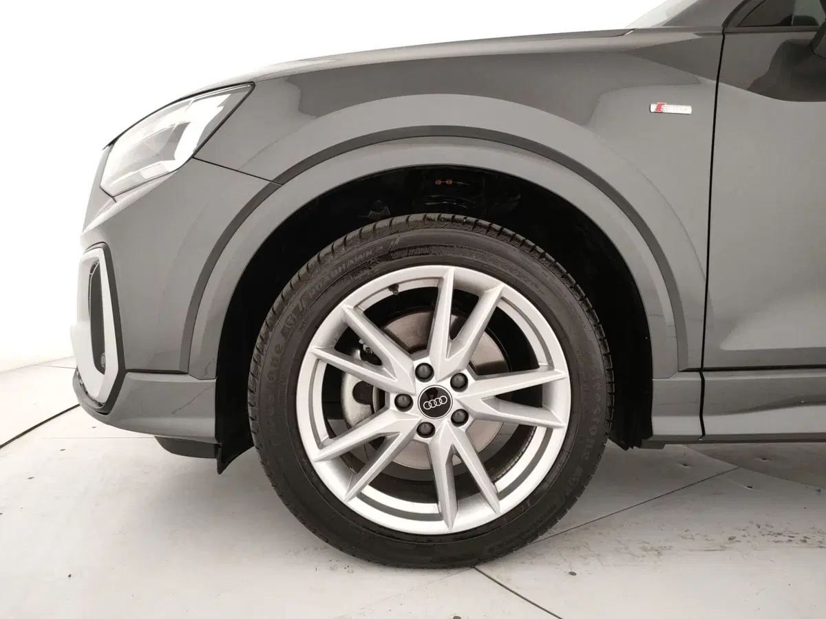 Audi Q2 usata a Napoli (5)