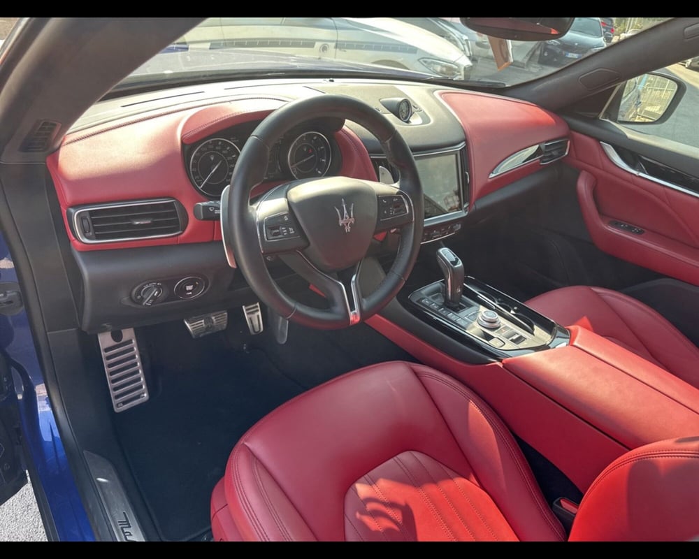 Maserati Levante usata a Caserta (13)
