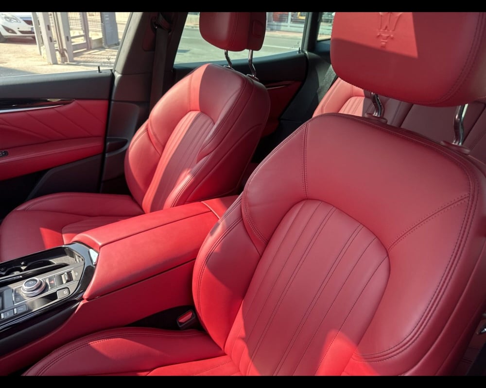 Maserati Levante usata a Caserta (14)