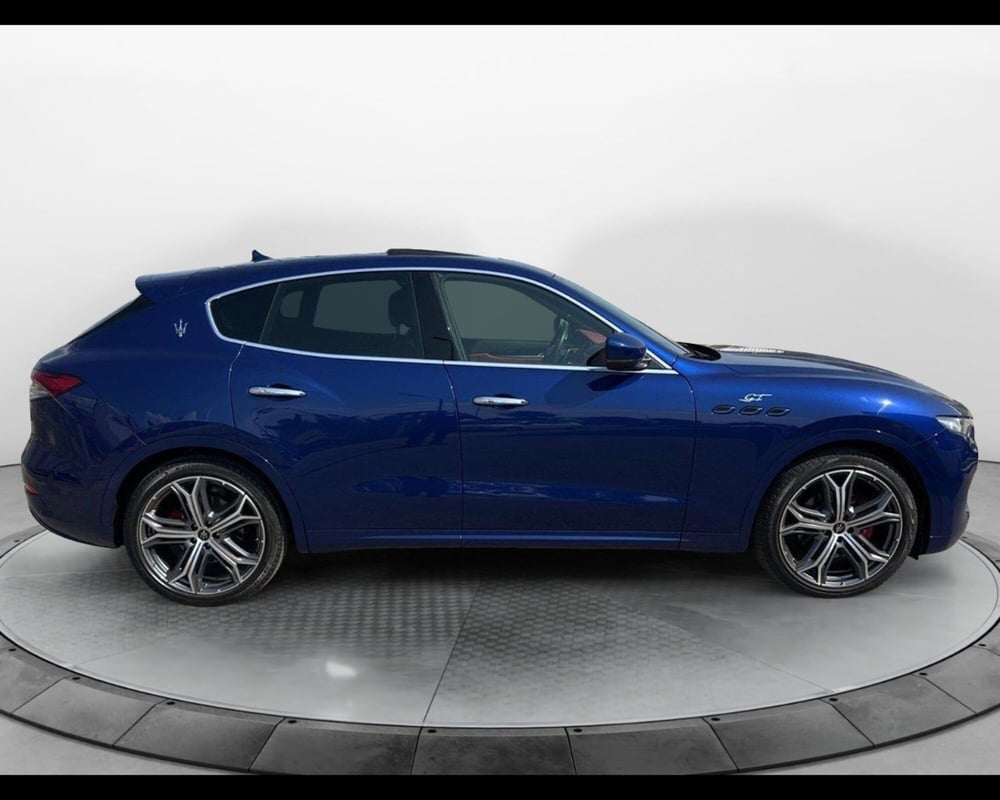 Maserati Levante usata a Caserta (5)