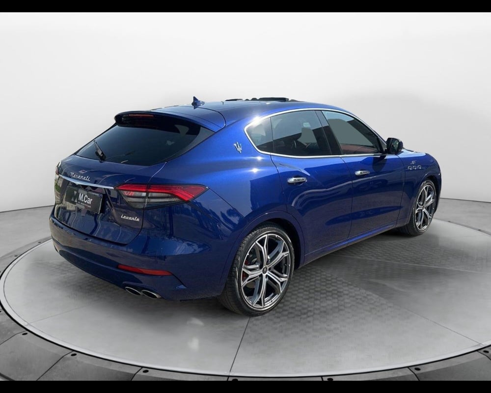 Maserati Levante usata a Caserta (9)